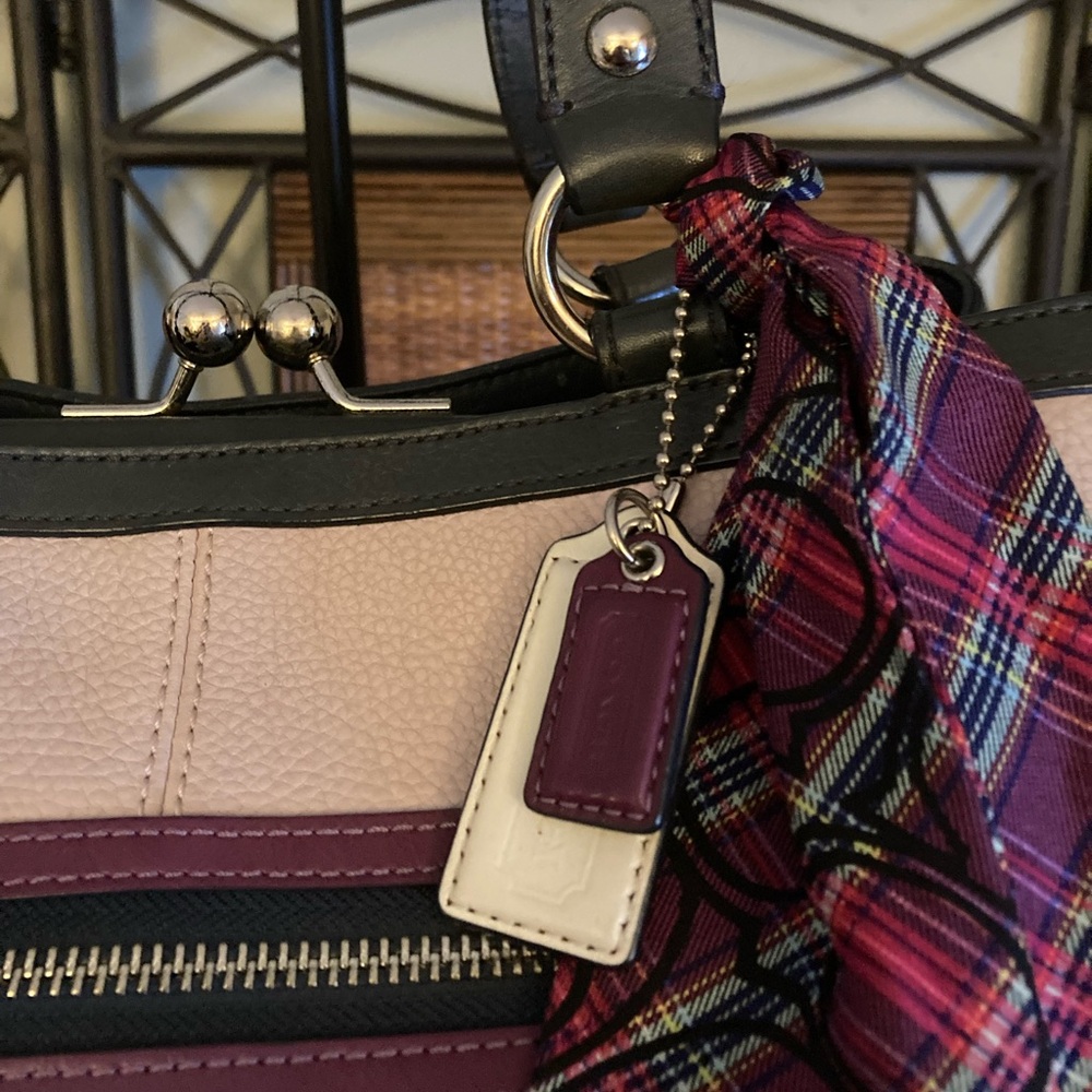 Coach Laura Spectator Bag - Lilac/Navy Kisslock Carryall (SCARF INCLUDED) - Picture 4 of 13